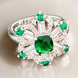 Elegant Silver and Green Gemstone Ring